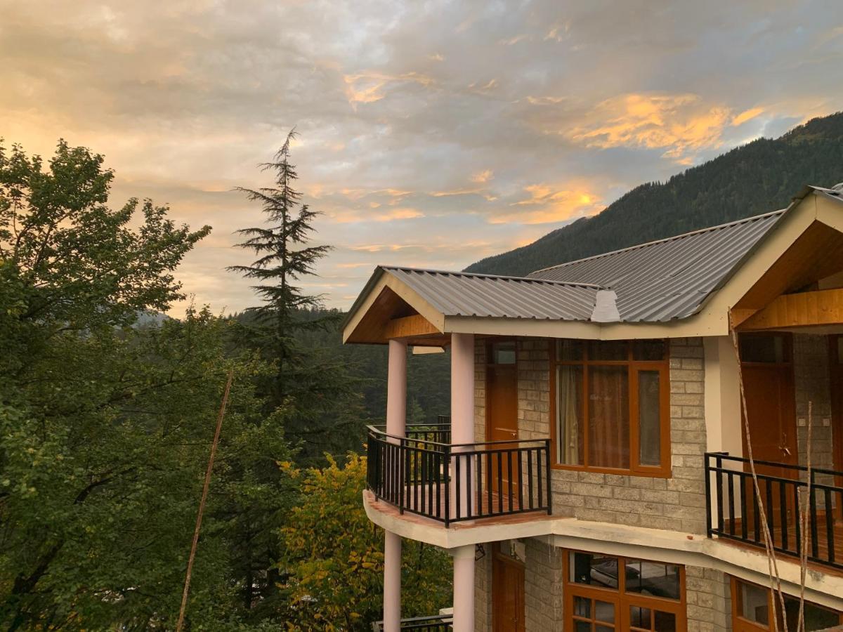 Roamate Hostel, Old Manali - Manali (Himachal Pradesh) — Photos 1